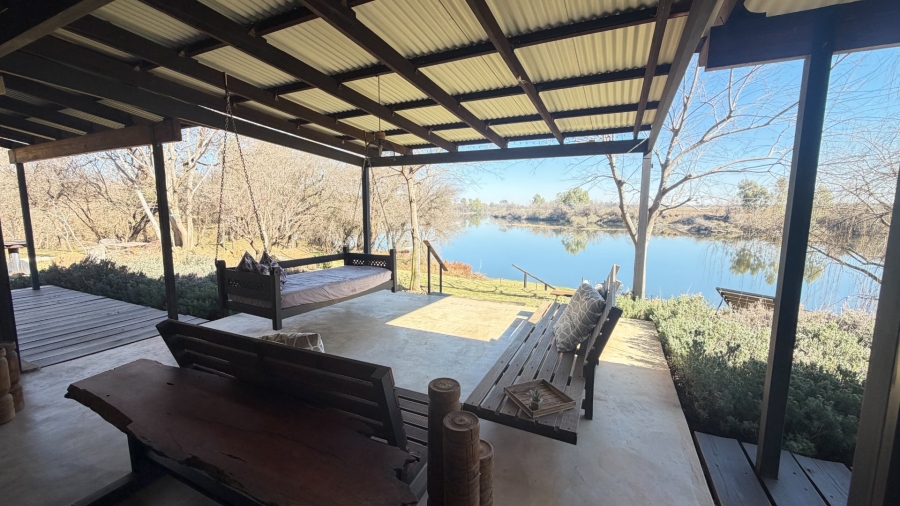 4 Bedroom Property for Sale in Viljoenskroon Rural Free State